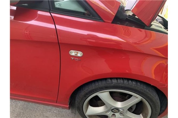 Recambio de aleta delantero derecha para seat altea (5p1) 2.0 tdi 16v referencia OEM IAM 5P0821022A  