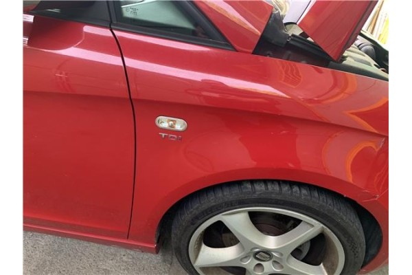 Recambio de aleta delantero derecha para seat altea (5p1) 2.0 tdi 16v referencia OEM IAM 5P0821022A  