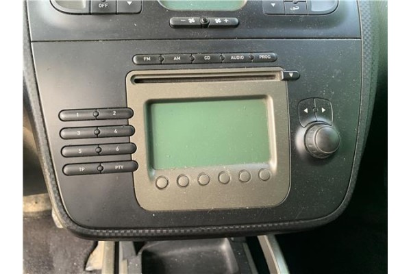 Recambio de autoradio para seat altea (5p1) 2.0 tdi 16v referencia OEM IAM 5P1035152  