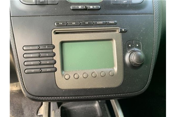 Recambio de autoradio para seat altea (5p1) 2.0 tdi 16v referencia OEM IAM 5P1035152  