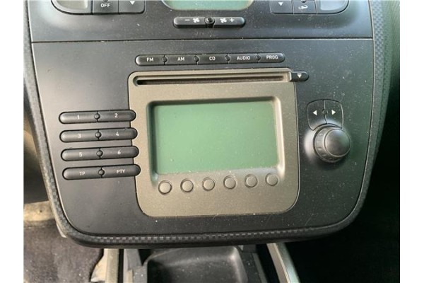 Recambio de autoradio para seat altea (5p1) 2.0 tdi 16v referencia OEM IAM 5P1035152  