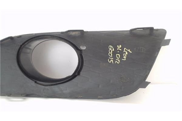 Recambio de rejilla paragolpes delantero derecha para seat leon (1p1) 1.9 tdi referencia OEM IAM 1P085366E 14884SG4 