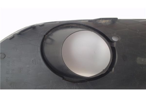 Recambio de rejilla paragolpes delantero derecha para seat leon (1p1) 1.9 tdi referencia OEM IAM 1P085366E 14884SG4 
