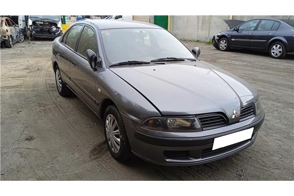 mitsubishi carisma berlina 4 (da0) del año 2004