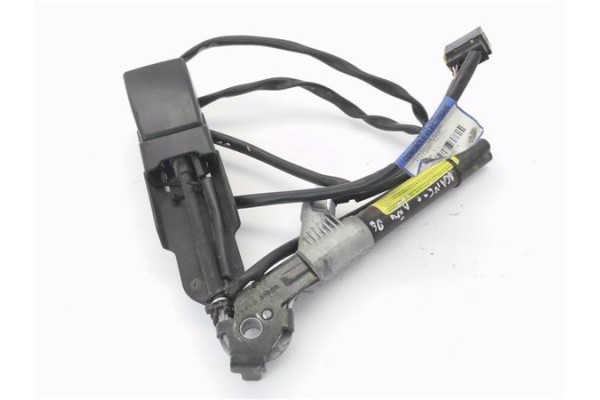 Recambio de anclaje cinturon delantero izquierdo para renault kangoo i (f/kc0) 1.5 alize referencia OEM IAM 8200378159 33012420 
