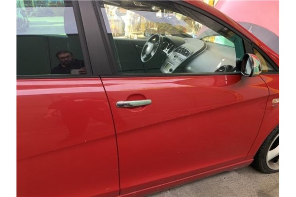 Recambio de puerta delantero derecha para seat altea (5p1) 2.0 tdi 16v referencia OEM IAM 5P0831056  