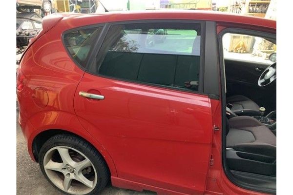 Recambio de puerta trasero derecha para seat altea (5p1) 2.0 tdi 16v referencia OEM IAM 5P0833056  