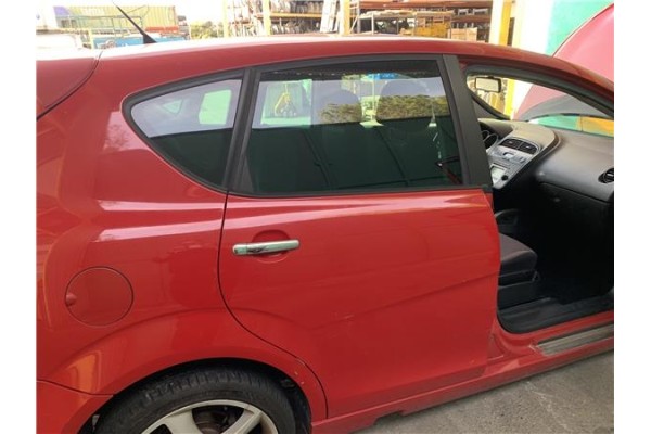 Recambio de puerta trasero derecha para seat altea (5p1) 2.0 tdi 16v referencia OEM IAM 5P0833056  