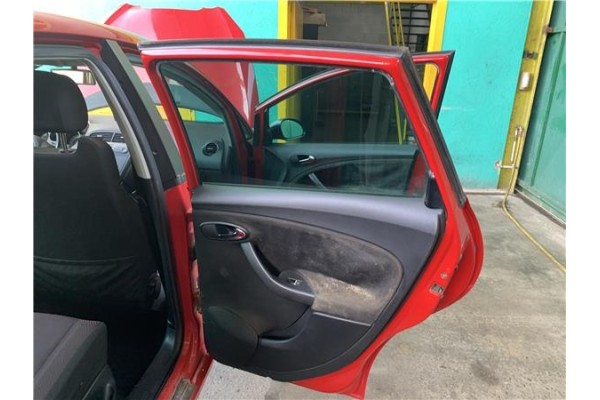 Recambio de puerta trasero derecha para seat altea (5p1) 2.0 tdi 16v referencia OEM IAM 5P0833056  