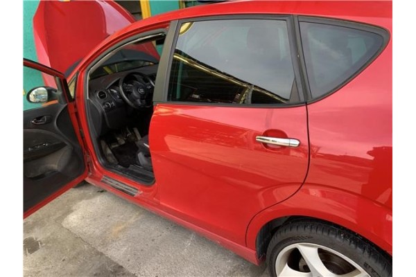 Recambio de puerta trasero izquierda para seat altea (5p1) 2.0 tdi 16v referencia OEM IAM 5P0833055  