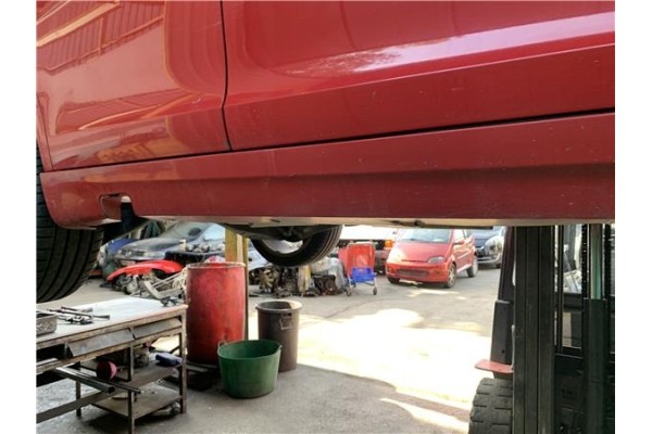 Recambio de spoiler talonera lat. derecha para seat altea (5p1) 2.0 tdi 16v referencia OEM IAM 5P0853852F  