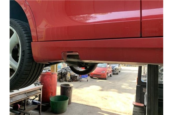 Recambio de spoiler talonera lat. derecha para seat altea (5p1) 2.0 tdi 16v referencia OEM IAM 5P0853852F  