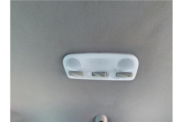 Recambio de luz trasero central techo para renault grand scénic iii (jz0/1_) 1.5 dci referencia OEM IAM 264300008R  