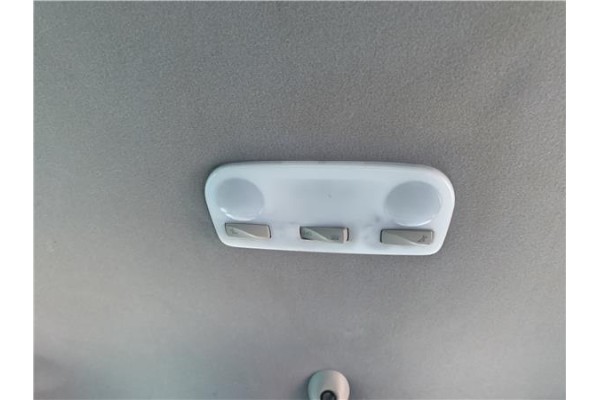 Recambio de luz trasero central techo para renault grand scénic iii (jz0/1_) 1.5 dci referencia OEM IAM 264300008R  