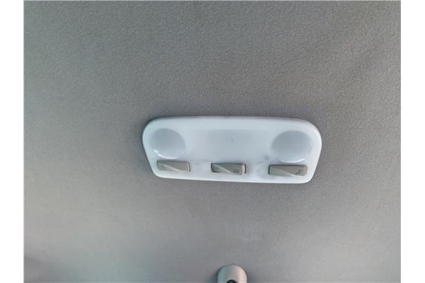 Recambio de luz trasero central techo para renault grand scénic iii (jz0/1_) 1.5 dci referencia OEM IAM 264300008R  