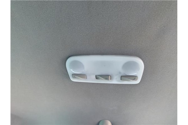 Recambio de luz trasero central techo para renault grand scénic iii (jz0/1_) 1.5 dci referencia OEM IAM 264300008R  