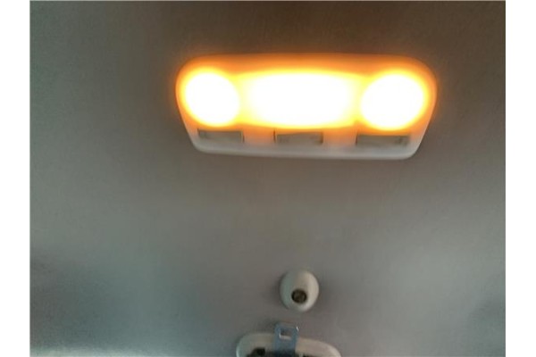 Recambio de luz trasero central techo para renault grand scénic iii (jz0/1_) 1.5 dci referencia OEM IAM 264300008R  