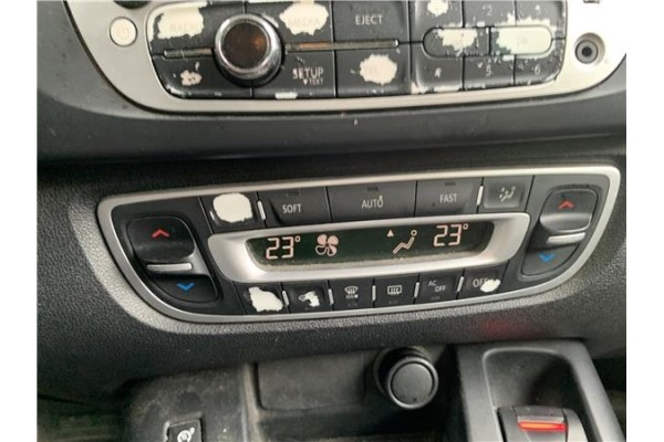 Recambio de mandos climatizador para renault grand scénic iii (jz0/1_) 1.5 dci referencia OEM IAM 275103596R  