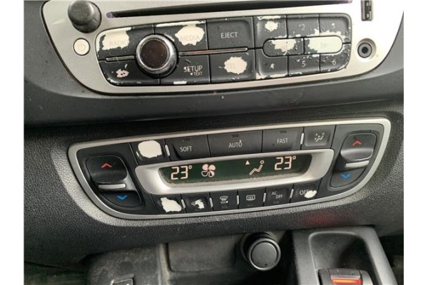 Recambio de mandos climatizador para renault grand scénic iii (jz0/1_) 1.5 dci referencia OEM IAM 275103596R  