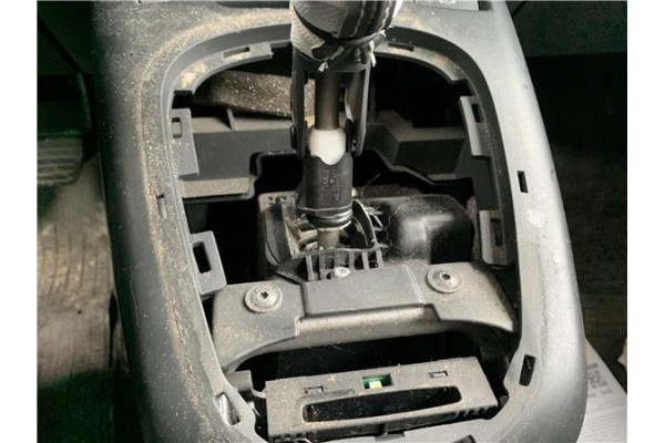 Recambio de palanca de cambio para renault grand scénic iii (jz0/1_) 1.5 dci referencia OEM IAM 8201062921  