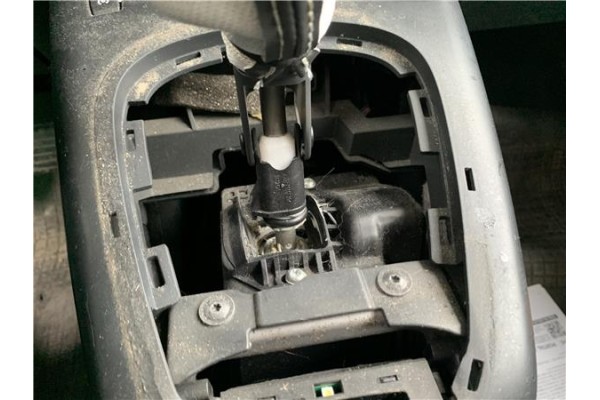 Recambio de palanca de cambio para renault grand scénic iii (jz0/1_) 1.5 dci referencia OEM IAM 8201062921  