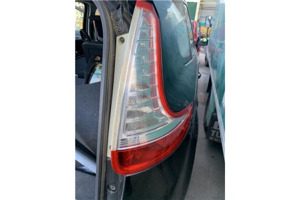 Recambio de piloto trasero derecho para renault grand scénic iii (jz0/1_) 1.5 dci referencia OEM IAM 265501650R  