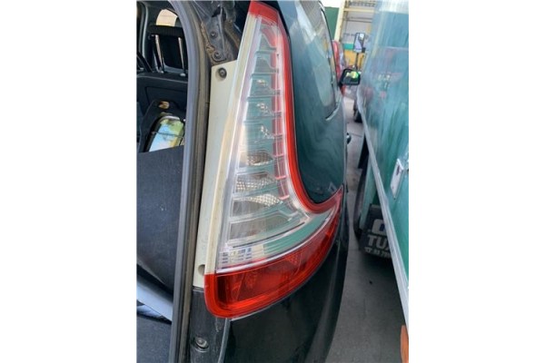 Recambio de piloto trasero derecho para renault grand scénic iii (jz0/1_) 1.5 dci referencia OEM IAM 265501650R  