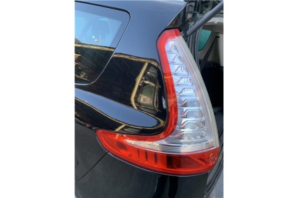 Recambio de piloto trasero izquierdo para renault grand scénic iii (jz0/1_) 1.5 dci referencia OEM IAM 265550548R  