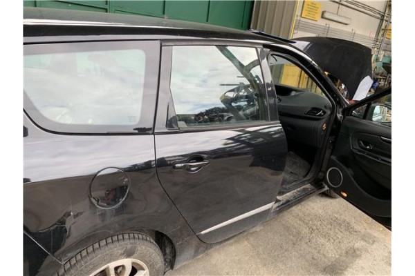 Recambio de puerta trasero derecha para renault grand scénic iii (jz0/1_) 1.5 dci referencia OEM IAM 821006386R 821006014R 