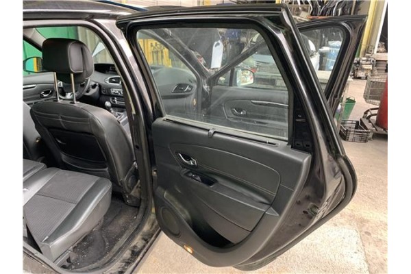 Recambio de puerta trasero derecha para renault grand scénic iii (jz0/1_) 1.5 dci referencia OEM IAM 821006386R 821006014R 