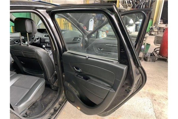 Recambio de puerta trasero derecha para renault grand scénic iii (jz0/1_) 1.5 dci referencia OEM IAM 821006386R 821006014R 