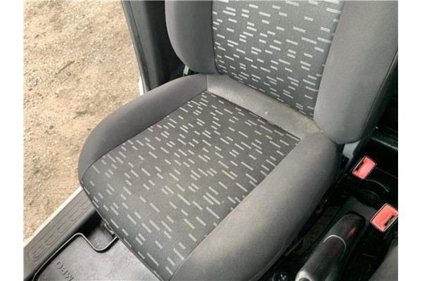 Recambio de asiento delantero derecho para opel combo d 1.3 cargo l1h1 2,2t referencia OEM IAM 95511957  