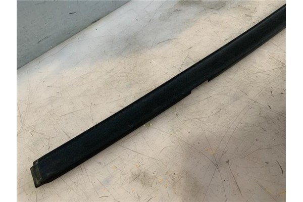 Recambio de barras de techo para citroen c2 1.4 hdi referencia OEM IAM 8320E3  