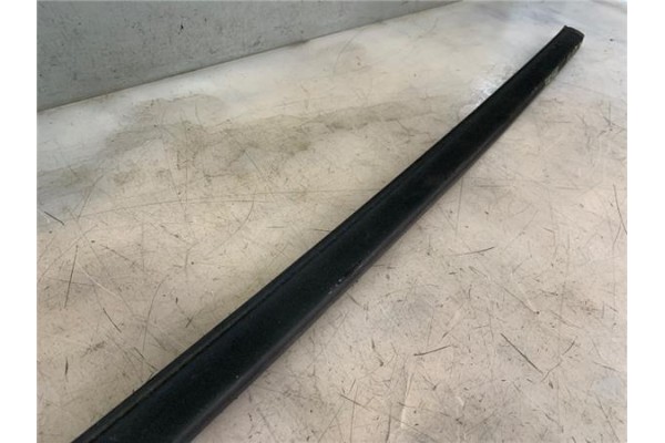 Recambio de barras de techo para citroen c2 1.4 hdi referencia OEM IAM 8320E3  