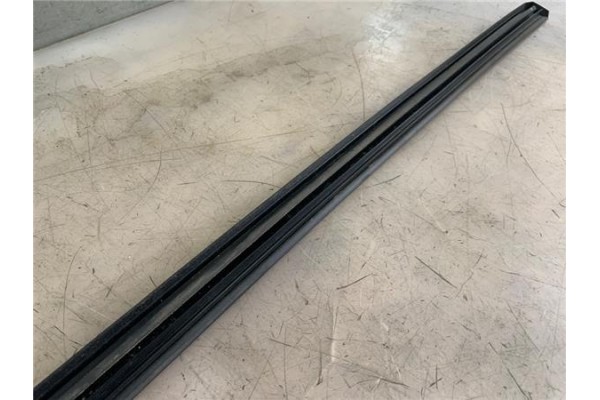 Recambio de barras de techo para citroen c2 1.4 hdi referencia OEM IAM 8320E3  