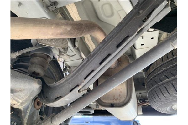 Recambio de brazo superior derecho suspension trasero para opel combo d 1.3 cargo l1h1 2,2t referencia OEM IAM 95515347  