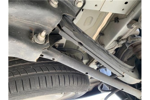 Recambio de brazo superior izquierdo suspension trasero para opel combo d 1.3 cargo l1h1 2,2t referencia OEM IAM 95515347  