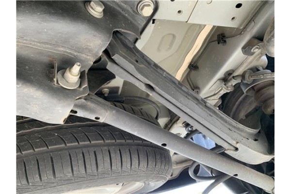 Recambio de brazo superior izquierdo suspension trasero para opel combo d 1.3 cargo l1h1 2,2t referencia OEM IAM 95515347  