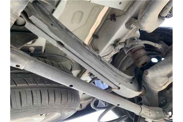 Recambio de brazo superior izquierdo suspension trasero para opel combo d 1.3 cargo l1h1 2,2t referencia OEM IAM 95515347  