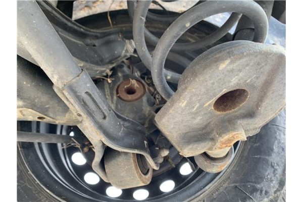 Recambio de brazo suspension trasero derecho para opel combo d 1.3 cargo l1h1 2,2t referencia OEM IAM 95520851  
