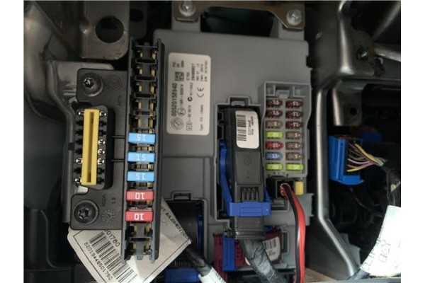 Recambio de caja fusibles/rele para opel combo d 1.3 cargo l1h1 2,2t referencia OEM IAM N11042 E13116RI000674 