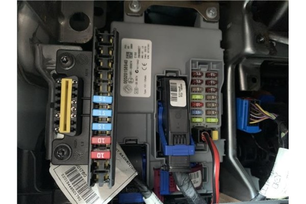 Recambio de caja fusibles/rele para opel combo d 1.3 cargo l1h1 2,2t referencia OEM IAM N11042 E13116RI000674 