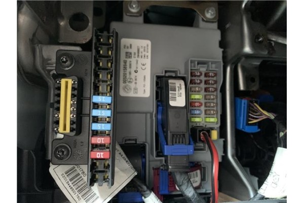 Recambio de caja fusibles/rele para opel combo d 1.3 cargo l1h1 2,2t referencia OEM IAM N11042 E13116RI000674 