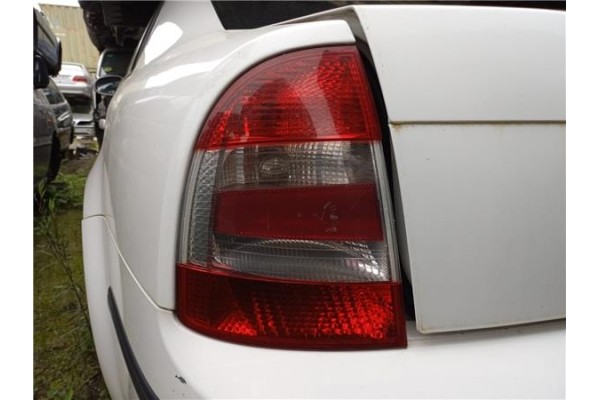 Recambio de piloto trasero izquierdo para skoda superb (3u4) 1.9 tdi referencia OEM IAM   