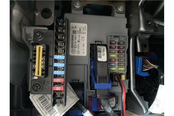 Recambio de caja fusibles/rele para opel combo d 1.3 cargo l1h1 2,2t referencia OEM IAM N11042 E13116RI000674 