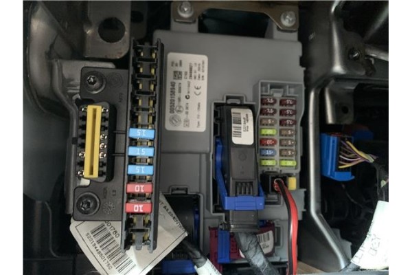 Recambio de caja fusibles/rele para opel combo d 1.3 cargo l1h1 2,2t referencia OEM IAM N11042 E13116RI000674 