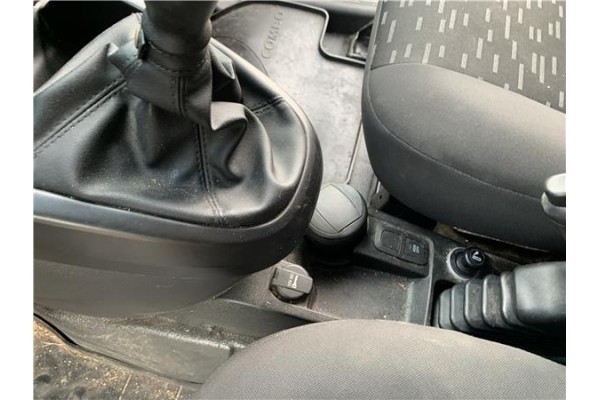 Recambio de consola para opel combo d 1.3 cargo l1h1 2,2t referencia OEM IAM 95524842  
