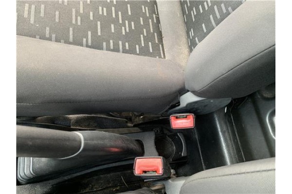 Recambio de consola para opel combo d 1.3 cargo l1h1 2,2t referencia OEM IAM 95524842  