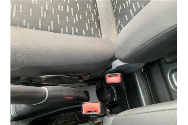 Recambio de consola para opel combo d 1.3 cargo l1h1 2,2t referencia OEM IAM 95524842  