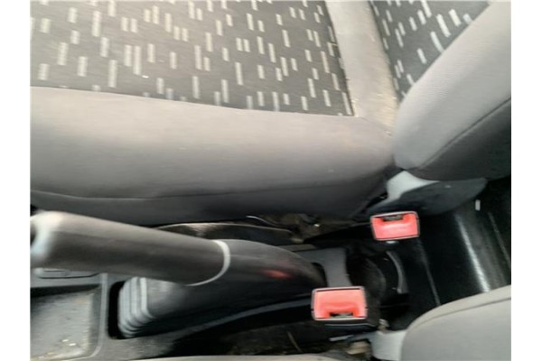 Recambio de consola para opel combo d 1.3 cargo l1h1 2,2t referencia OEM IAM 95524842  